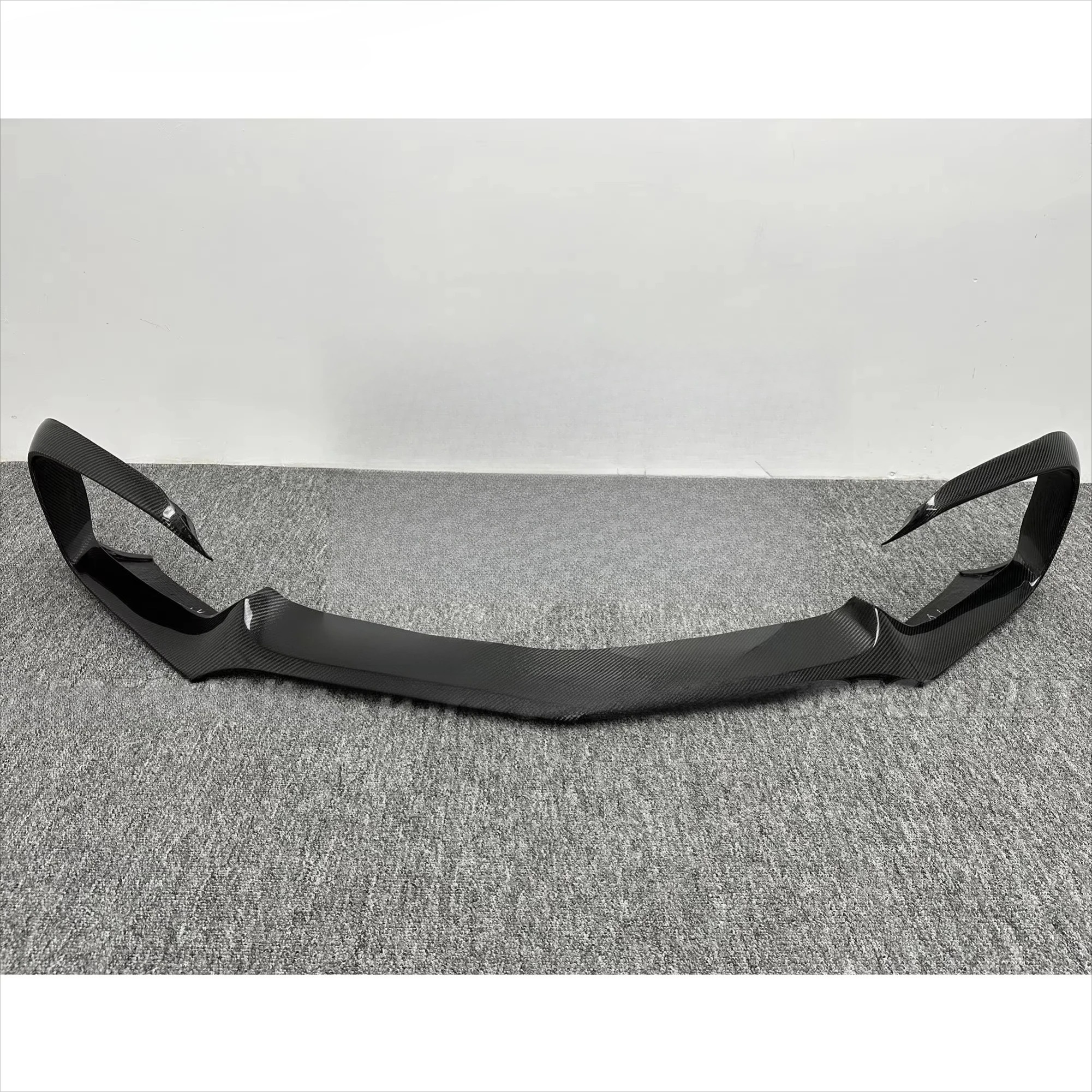 R Style Gloss Carbon Fiber Auto Parts Decoration Front Bumper Lip Front Lip for Benz GT GTS 2015-2018